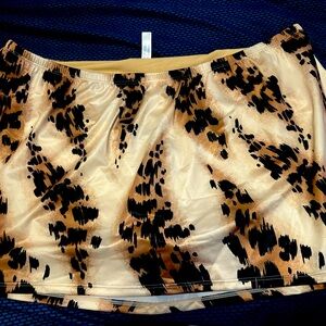 Plus size women’s swim skirt leopard print